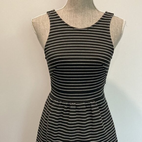 Madewell Pierside Black Stripe Dress - Picture 3 of 13